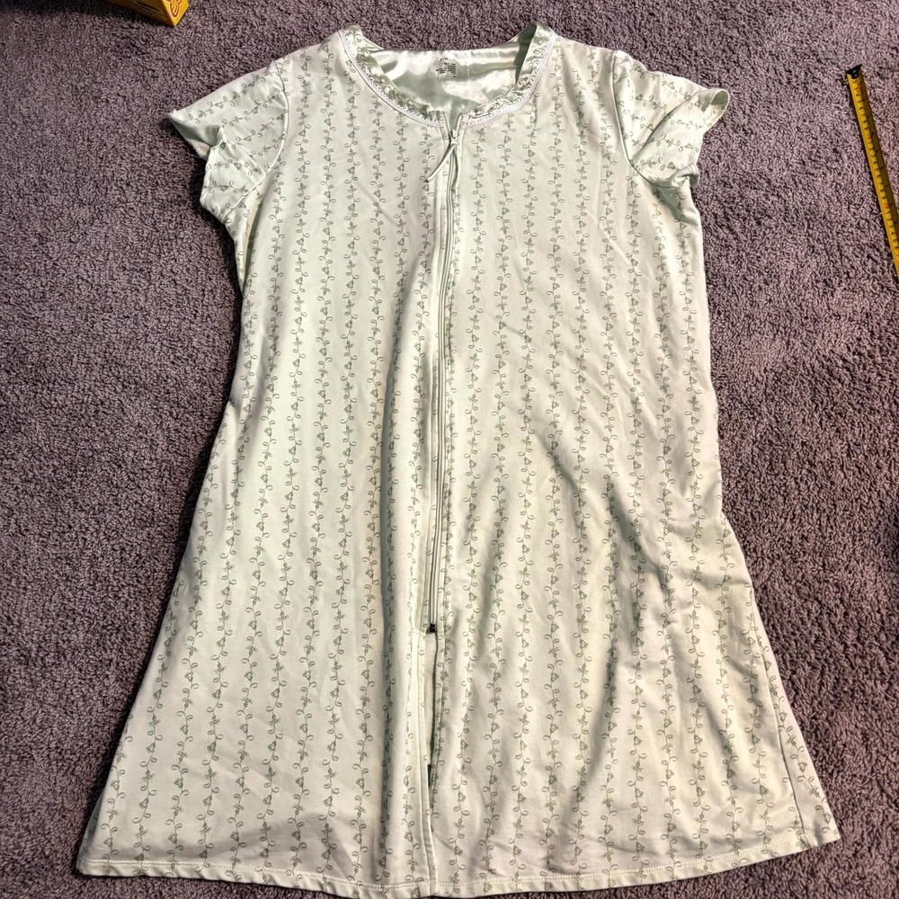 Secret Treasures Women's Nightgown XL 16/18 Green Floral Zip Front Sleep Dress